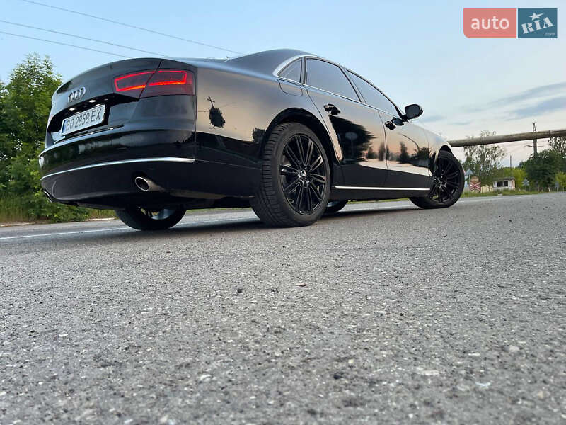 Седан Audi A8 2011 в Ивано-Франковске