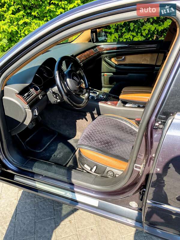 Седан Audi A8 2003 в Надвірній