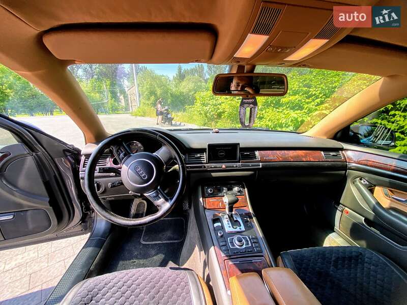 Седан Audi A8 2003 в Надвірній