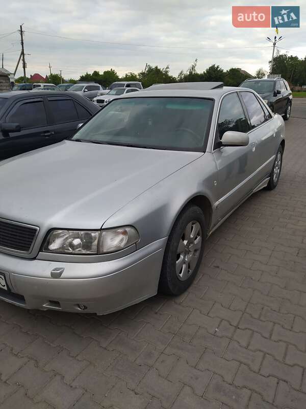Седан Audi A8 1997 в Чернівцях