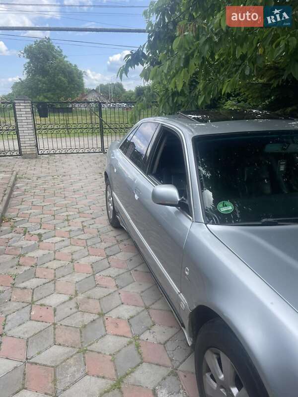 Седан Audi A8 1997 в Чернівцях