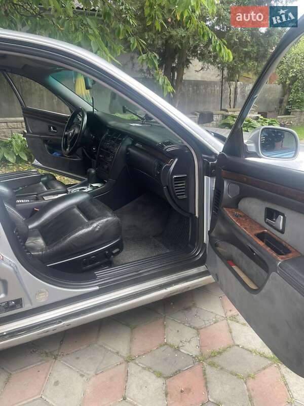 Седан Audi A8 1997 в Чернівцях