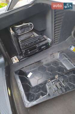 Седан Audi A8 1997 в Черновцах