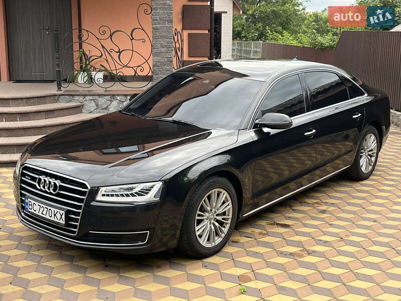 Седан Audi A8 2017 в 