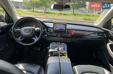 Седан Audi A8 2017 в 