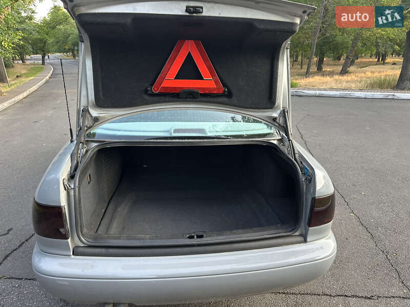 Седан Audi A8 1995 в Одесі