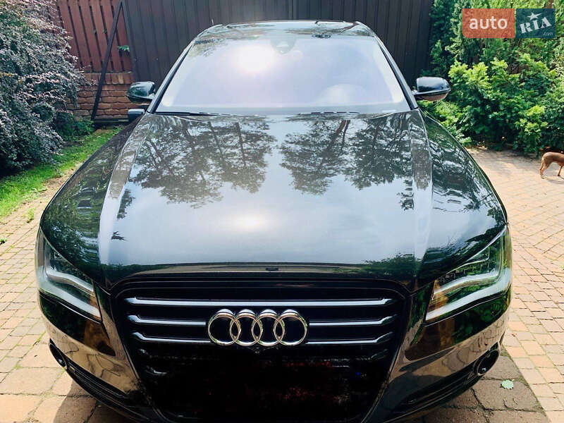Седан Audi A8 2013 в 