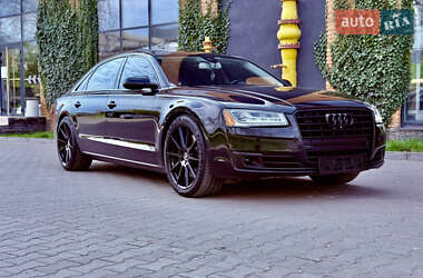 Седан Audi A8 2014 в Чернівцях