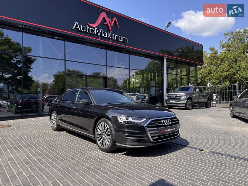 Седан Audi A8 2021 в 