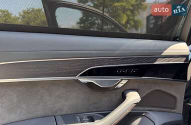 Седан Audi A8 2021 в 