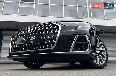 Седан Audi A8 2022 в 