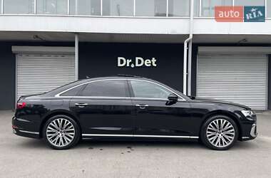 Седан Audi A8 2022 в 