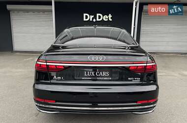 Седан Audi A8 2022 в 
