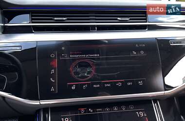 Седан Audi A8 2022 в 