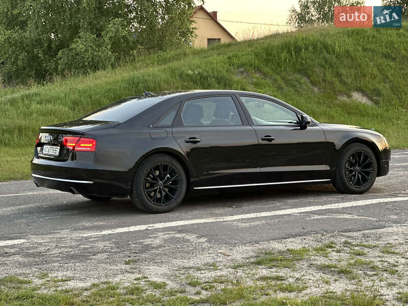 Седан Audi A8 2012 в Камне-Каширском