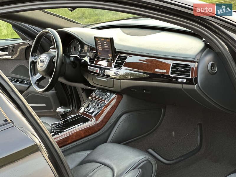 Седан Audi A8 2012 в Камне-Каширском