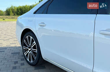 Седан Audi A8 2013 в 