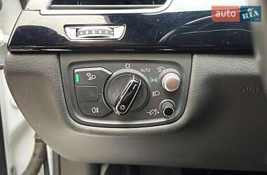 Седан Audi A8 2015 в 