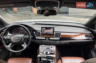 Седан Audi A8 2015 в 
