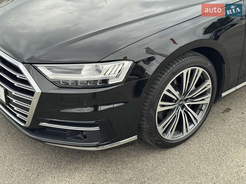 Седан Audi A8 2021 в Киеве