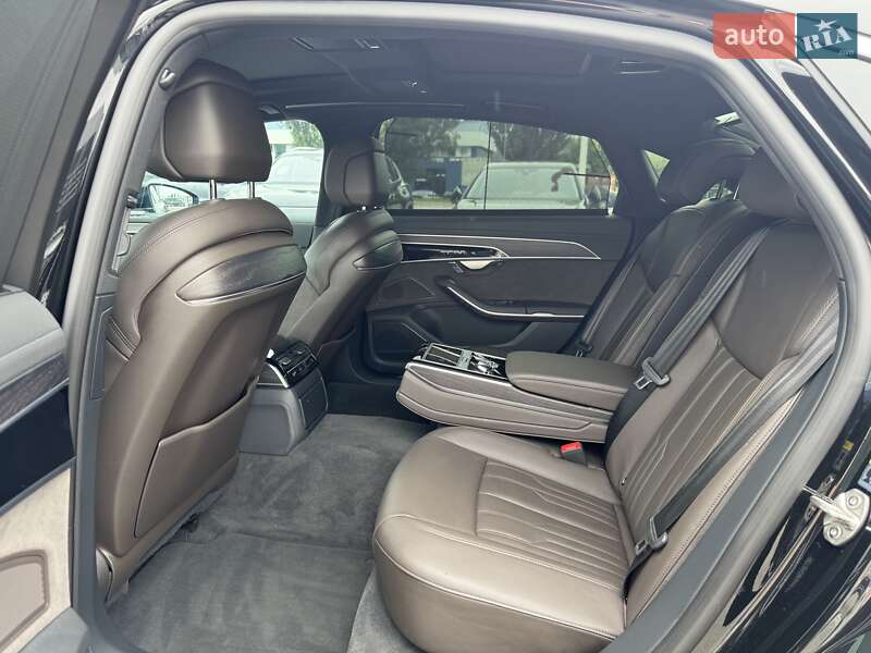 Седан Audi A8 2021 в Киеве