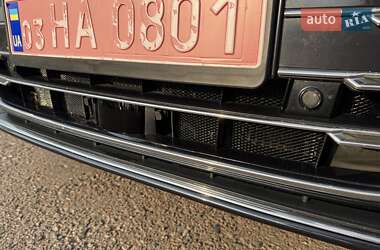 Седан Audi A8 2019 в 