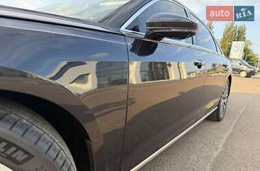 Седан Audi A8 2019 в 
