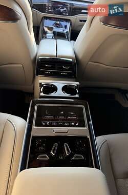Седан Audi A8 2019 в 