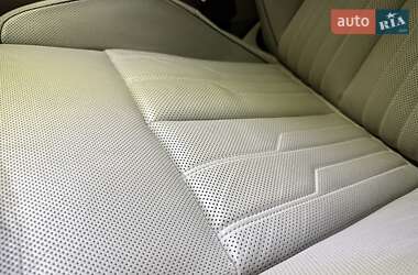 Седан Audi A8 2019 в 