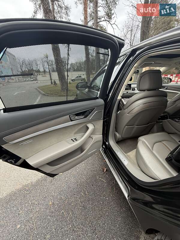 Седан Audi A8 2015 в Харькове