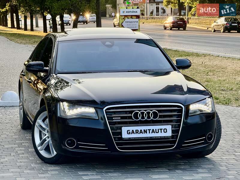 Седан Audi A8 2010 в Одесі