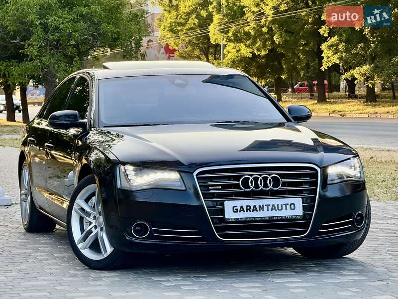Седан Audi A8 2010 в Одесі
