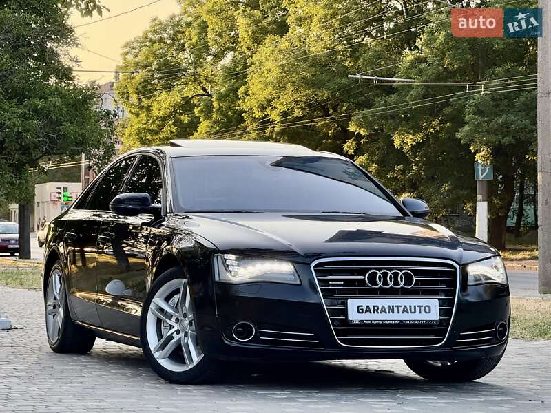 Седан Audi A8 2010 в Одесі