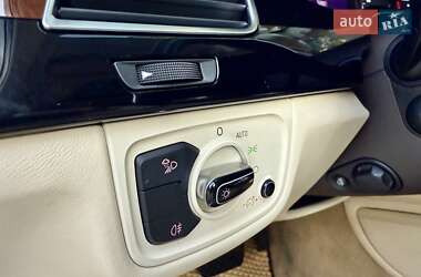 Седан Audi A8 2010 в 