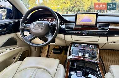 Седан Audi A8 2010 в 