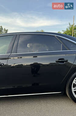 Седан Audi A8 2013 в 