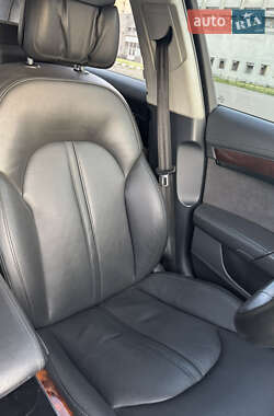 Седан Audi A8 2013 в 
