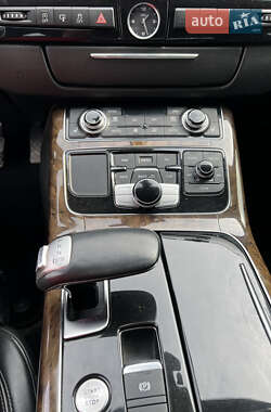 Седан Audi A8 2010 в 