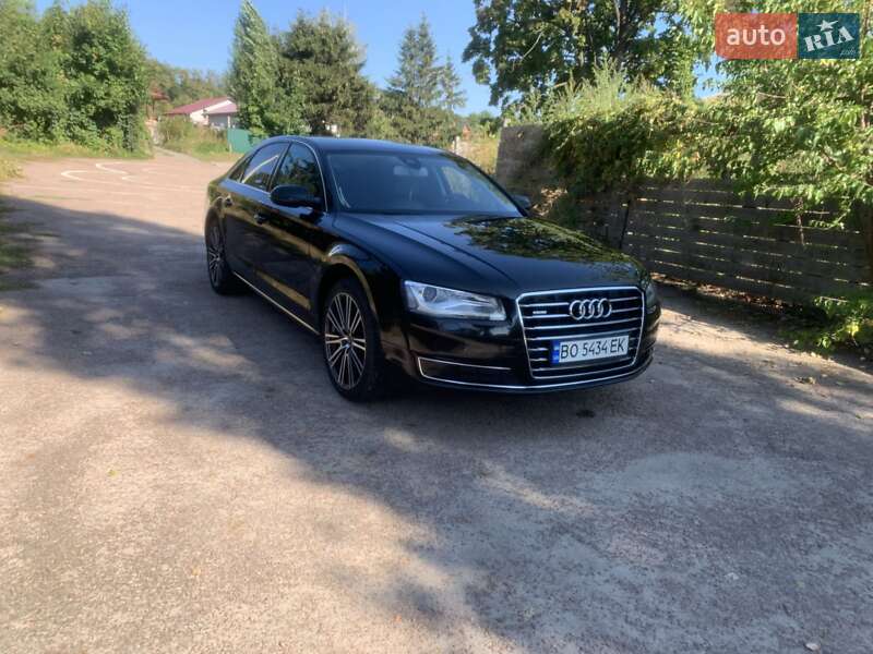 Седан Audi A8 2015 в 