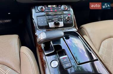 Седан Audi A8 2011 в 