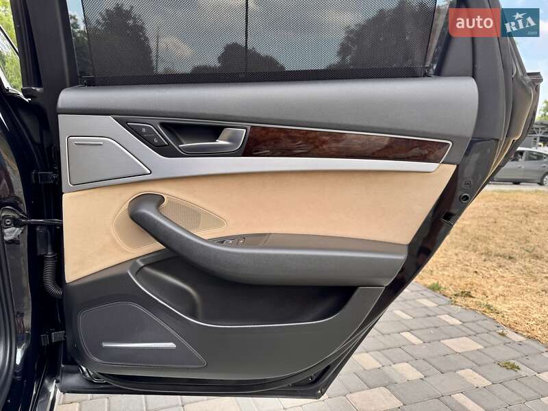 Седан Audi A8 2011 в Одессе