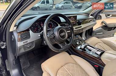 Седан Audi A8 2011 в 