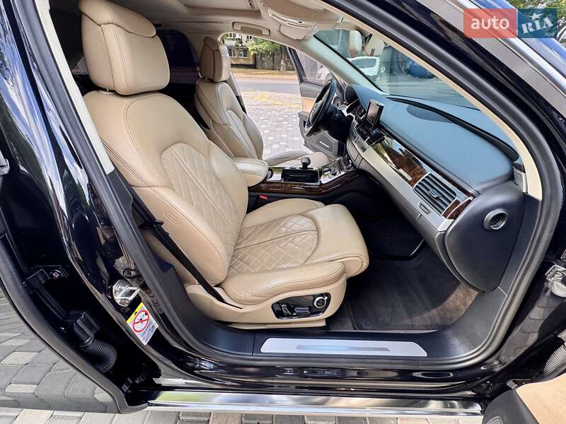 Седан Audi A8 2011 в Одессе