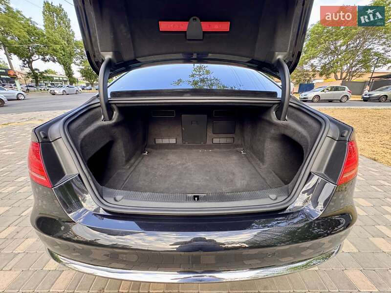 Седан Audi A8 2011 в Одессе