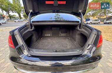 Седан Audi A8 2011 в 