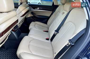 Седан Audi A8 2012 в 