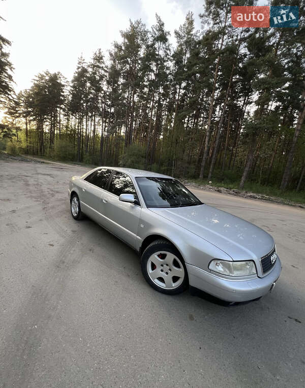 Седан Audi A8 2001 в Борзні