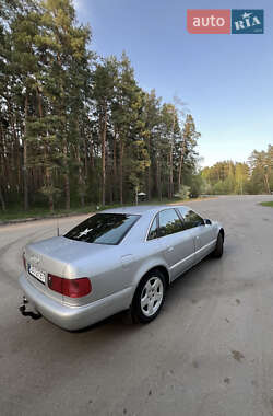 Седан Audi A8 2001 в 