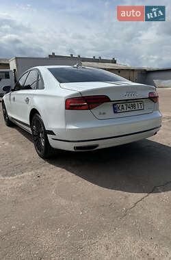 Седан Audi A8 2015 в 