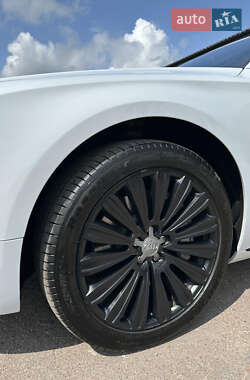 Седан Audi A8 2015 в 